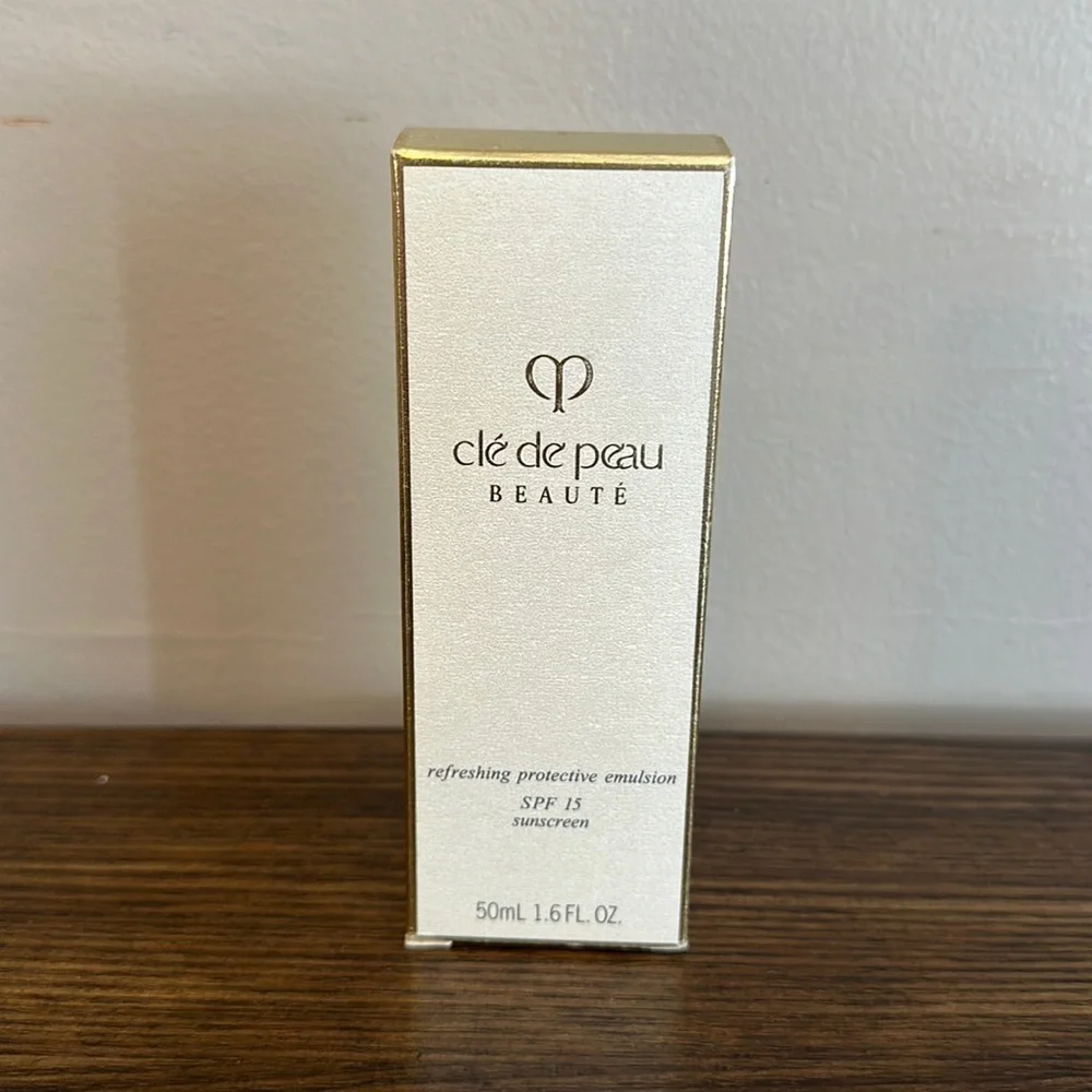 NEW Cle de peau Refreshing Protective Emulsion SPF 15 Sunscreen 50 mL
